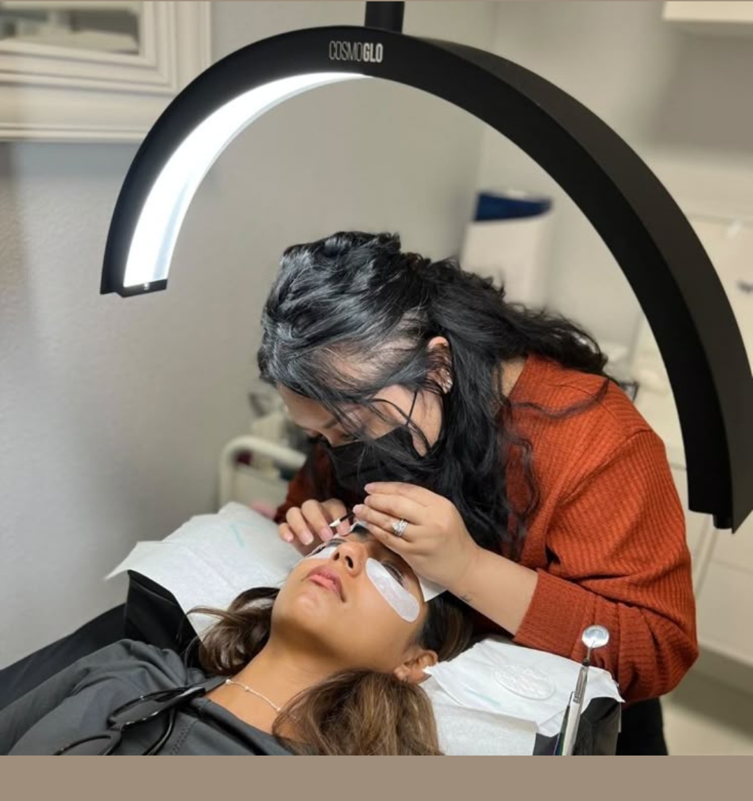 Eye lashes Extensions 